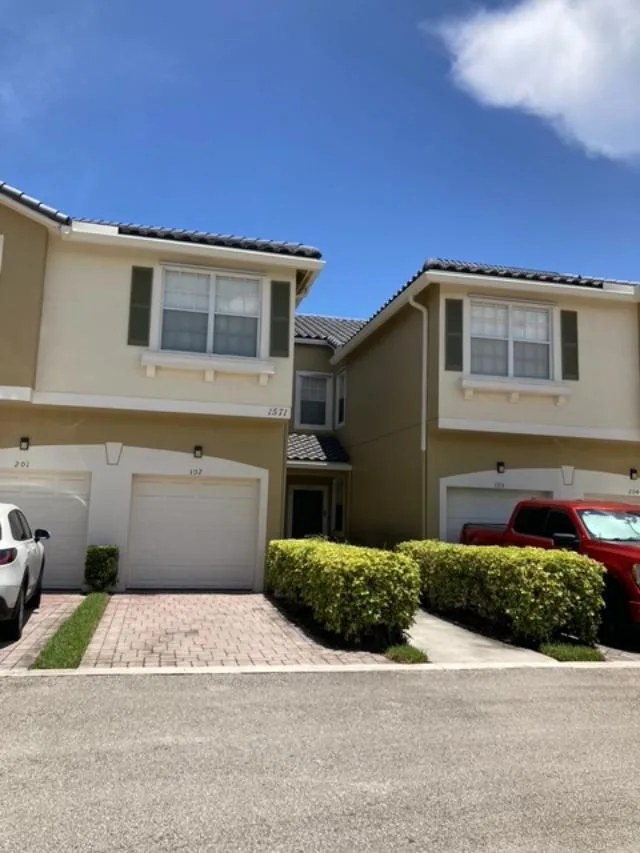 1571 SE HAMPSHIRE Way # 102, Stuart, FL 34994
