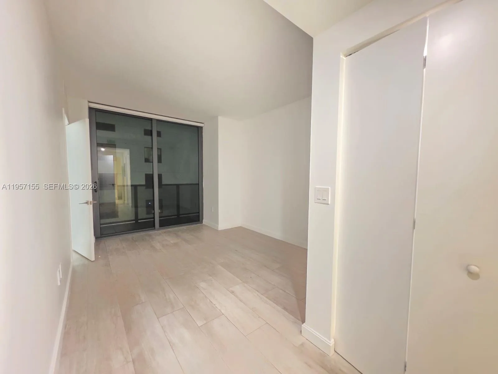 55 SW 9th St # 1409, Miami, FL 33130 photo 4