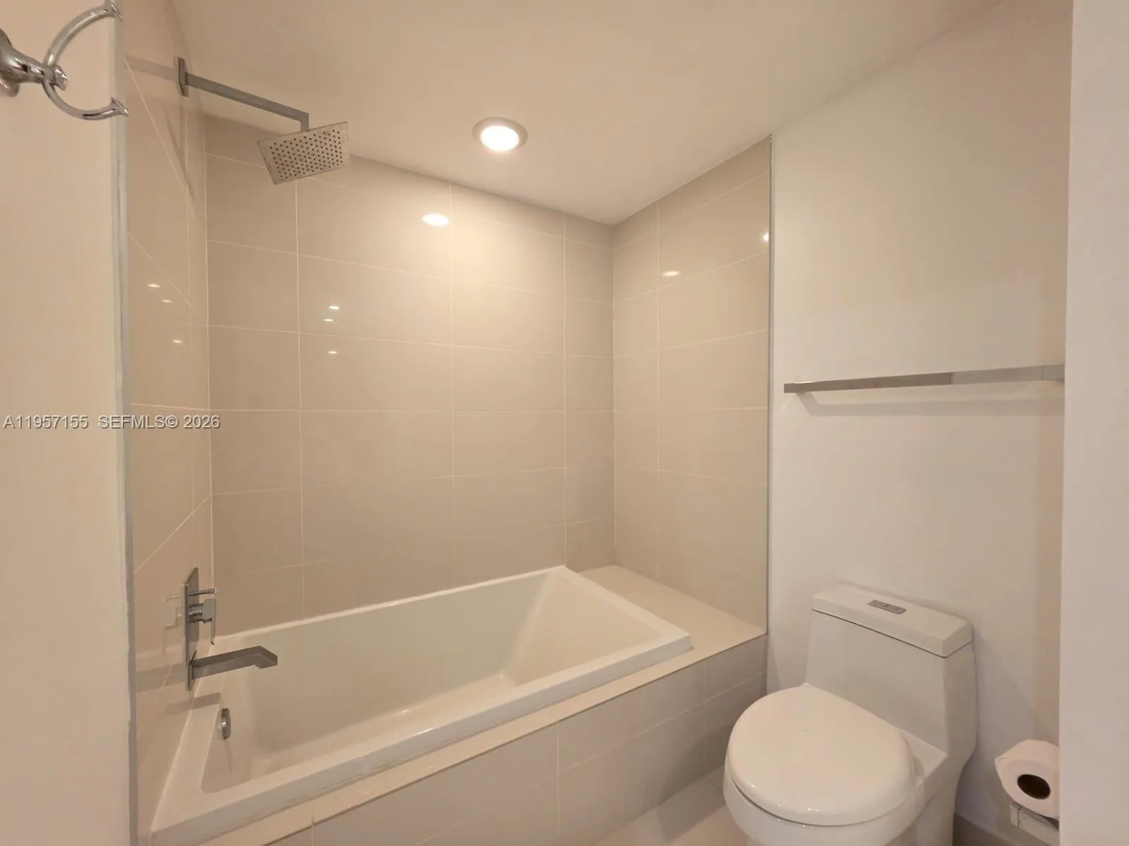 55 SW 9th St # 1409, Miami, FL 33130 photo 6