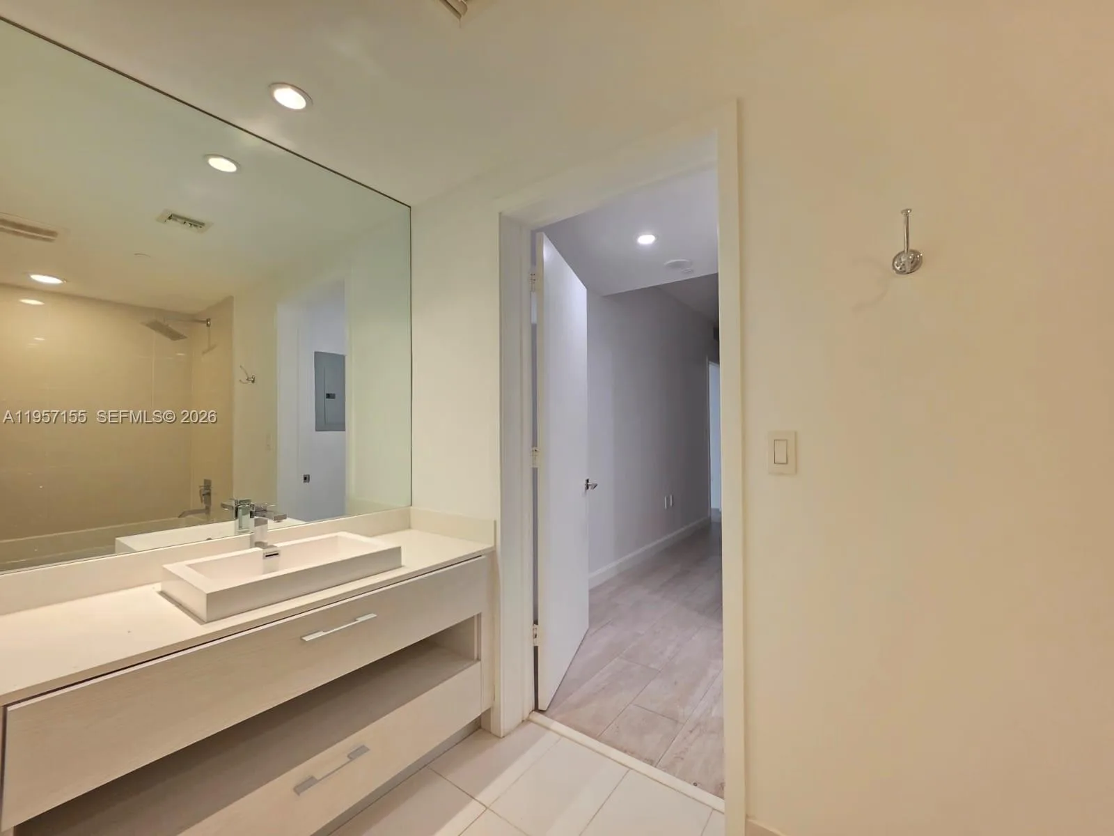 55 SW 9th St # 1409, Miami, FL 33130 photo 7