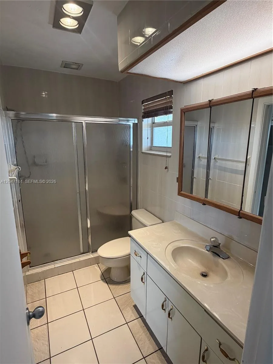 2880 NE 203rd St # 32, Aventura, FL 33180 photo 2