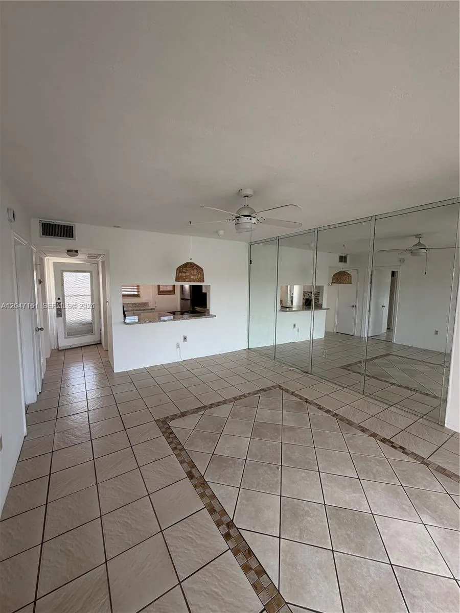 2880 NE 203rd St # 32, Aventura, FL 33180 photo 3