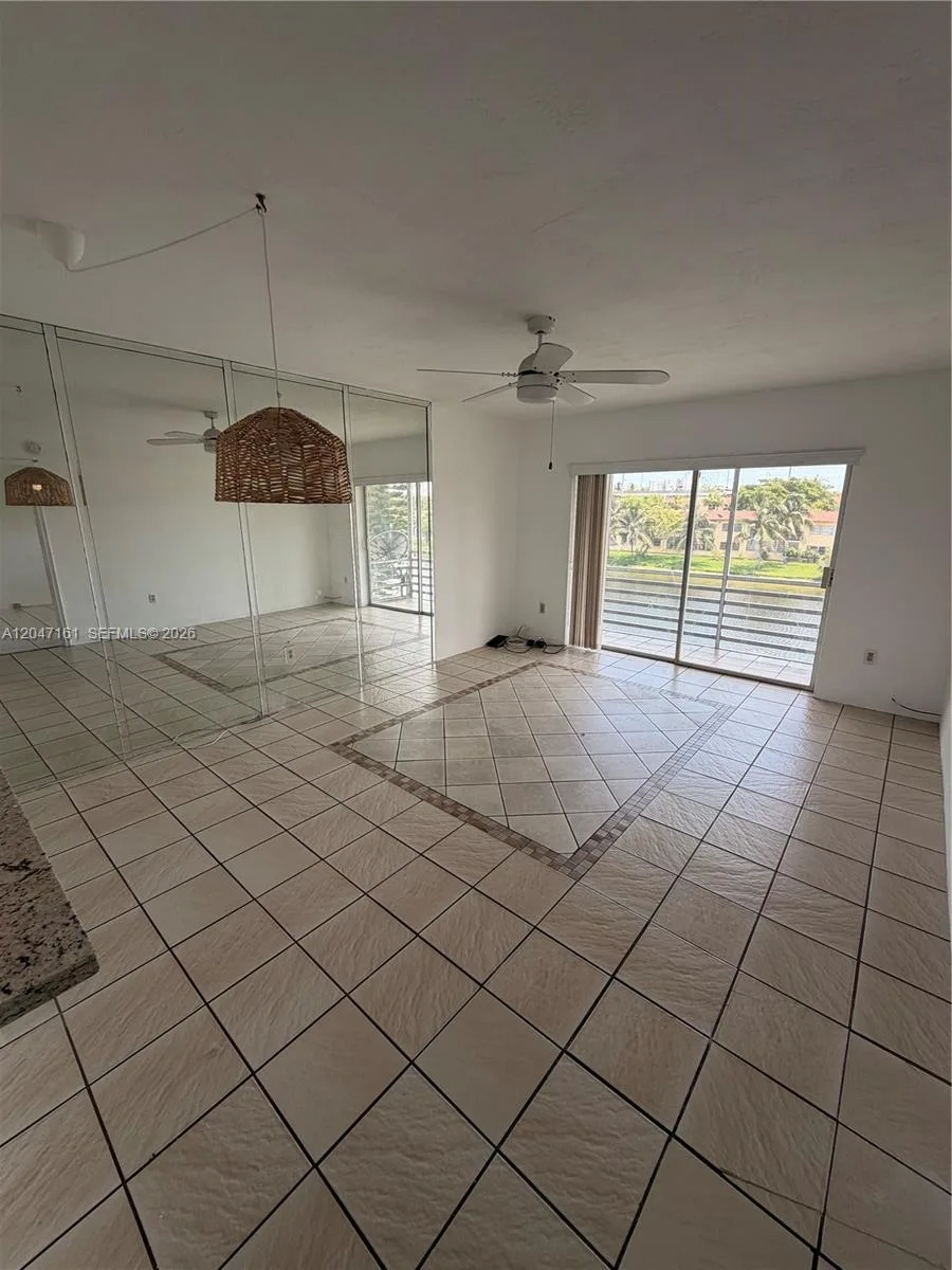 2880 NE 203rd St # 32, Aventura, FL 33180 photo 4