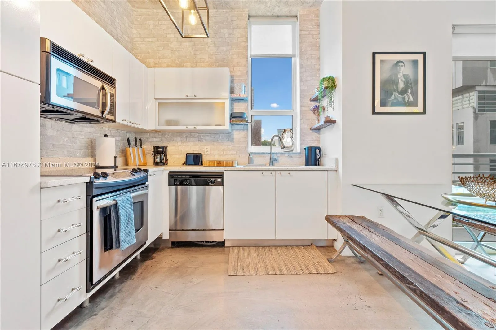 234 NE 3rd St # 401, Miami, FL 33132 photo 3