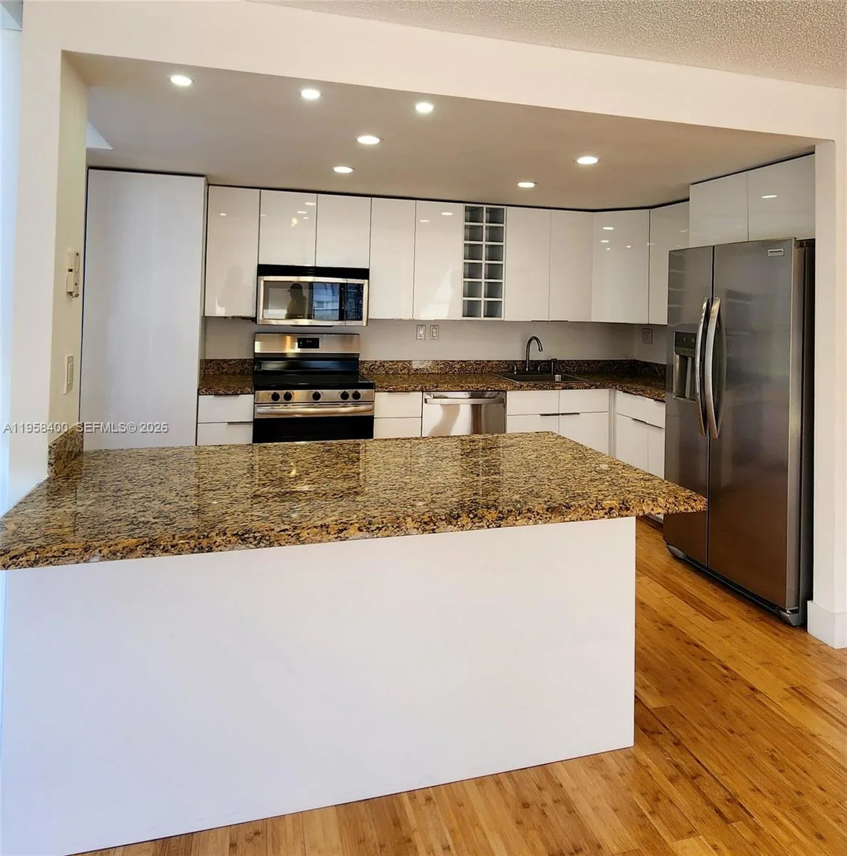 600 NE 36th st # 821, Miami, FL 33137 photo 3