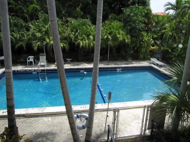 645 NE 77th St # 6, Miami, FL 33138 photo 2
