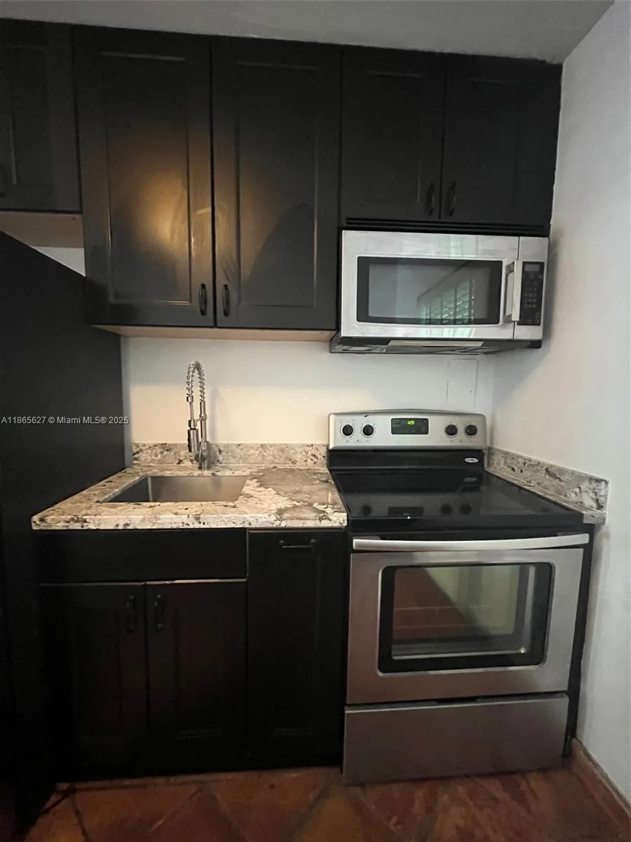 645 NE 77th St # 6, Miami, FL 33138 photo 4