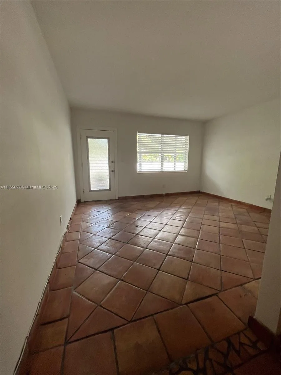 645 NE 77th St # 6, Miami, FL 33138 photo 6
