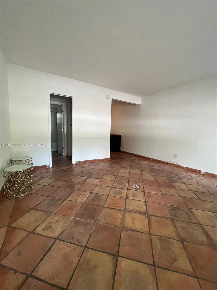 645 NE 77th St # 6, Miami, FL 33138 photo 7