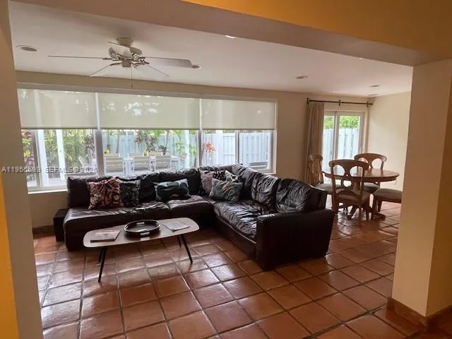 1110 Redbird Ave, Miami Springs, FL 33166 photo 13