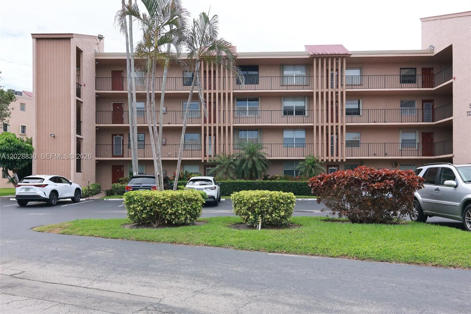 7220 Lake Cir Dr # 101, Margate, FL 33063