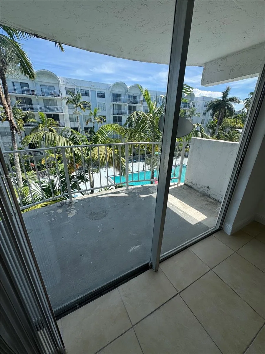 488 NW 165th St Rd # B-412, Miami, FL 33169 photo 9