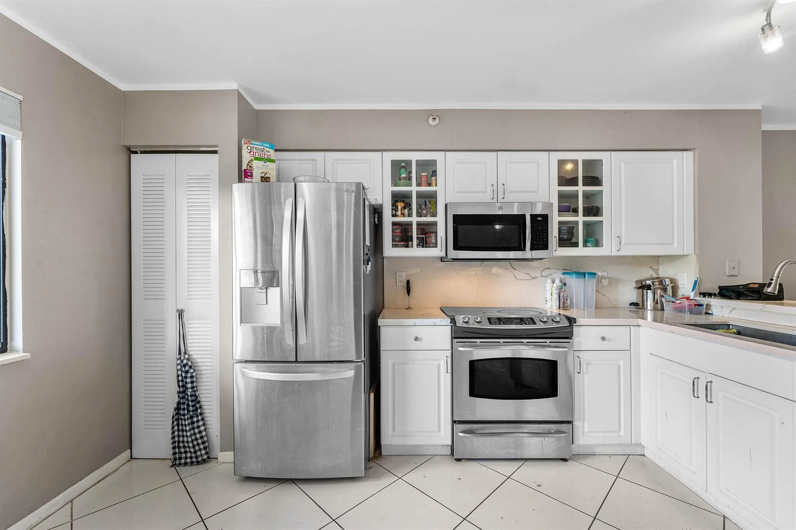 2205 S CYPRESS BEND Drive # 302, Pompano Beach, FL 33069 photo 5