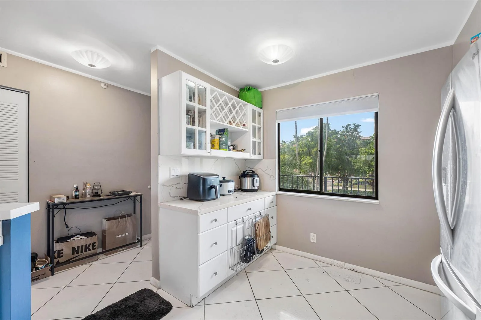 2205 S CYPRESS BEND Drive # 302, Pompano Beach, FL 33069 photo 6