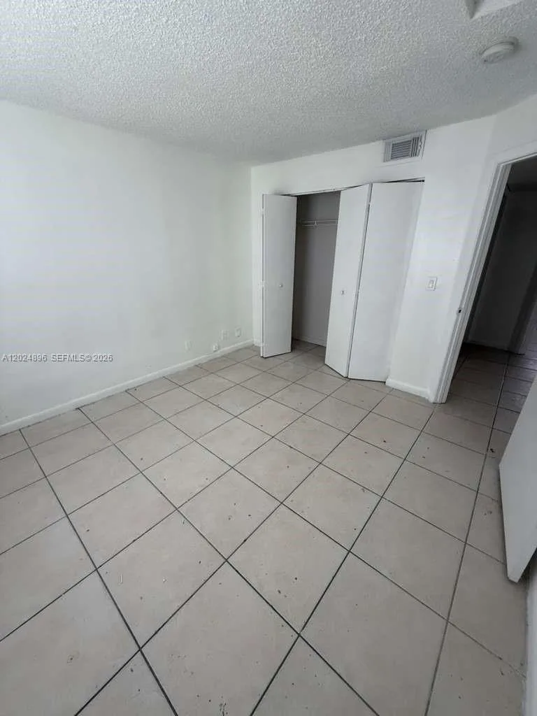 6921 Pembroke Rd # 6927, Pembroke Pines, FL 33023