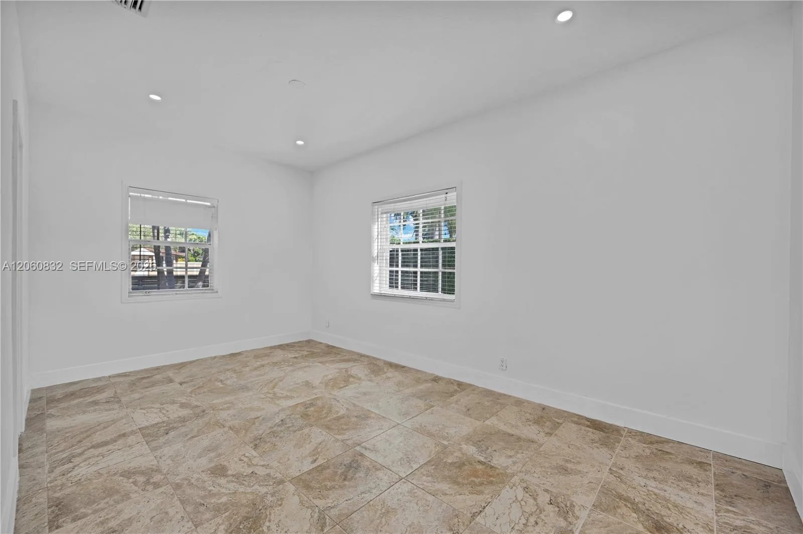818 NE 3rd St, Hallandale Beach, FL 33009 photo 10