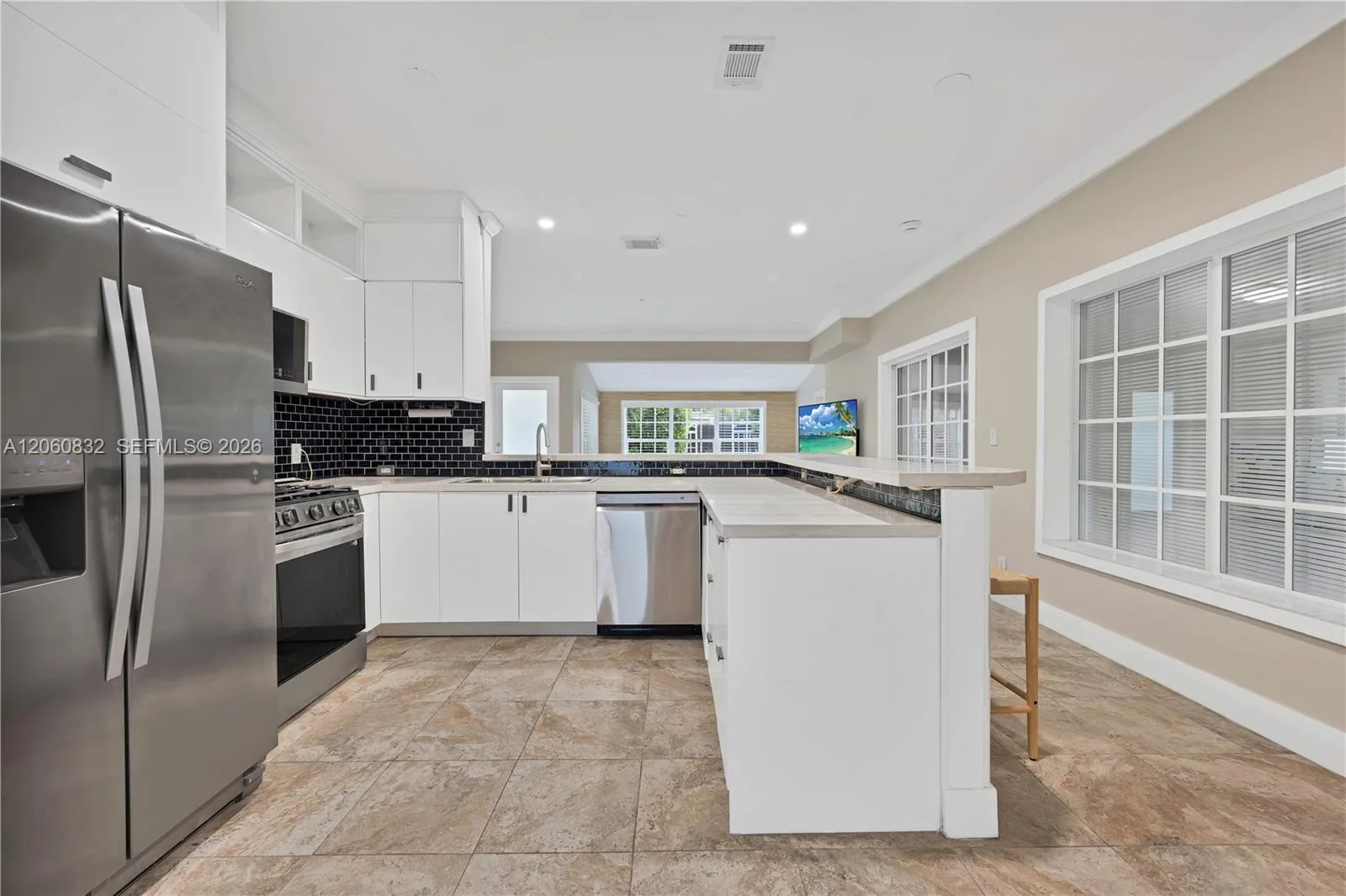 818 NE 3rd St, Hallandale Beach, FL 33009 photo 5