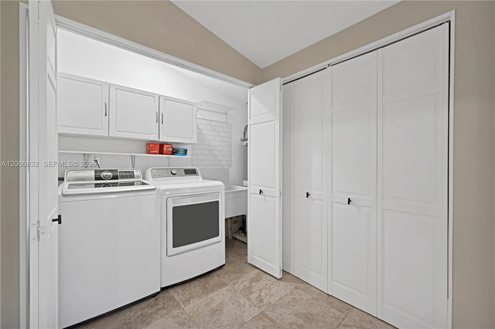 818 NE 3rd St, Hallandale Beach, FL 33009 photo 6
