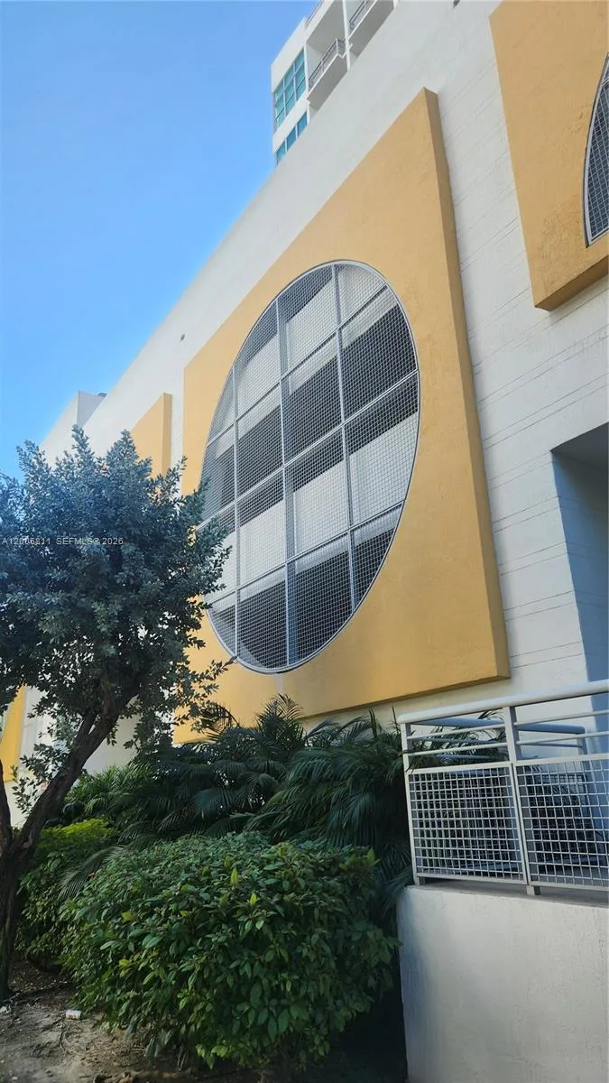 2200 NE 4th Ave # 803, Miami, FL 33137 photo 2