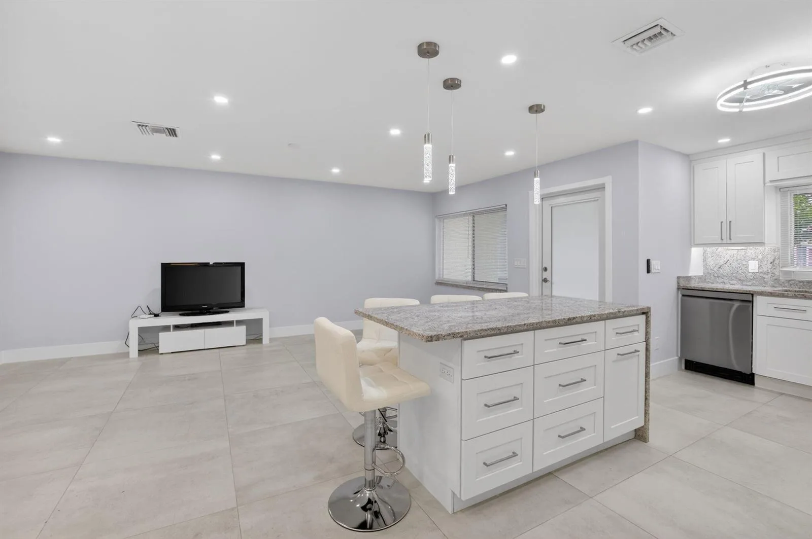 6049 VIA DIANA, Delray Beach, FL 33484 photo 12