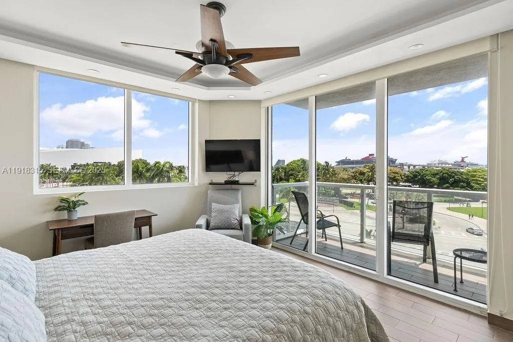 244 Biscayne Blvd # 402, Miami, FL 33132 photo 13
