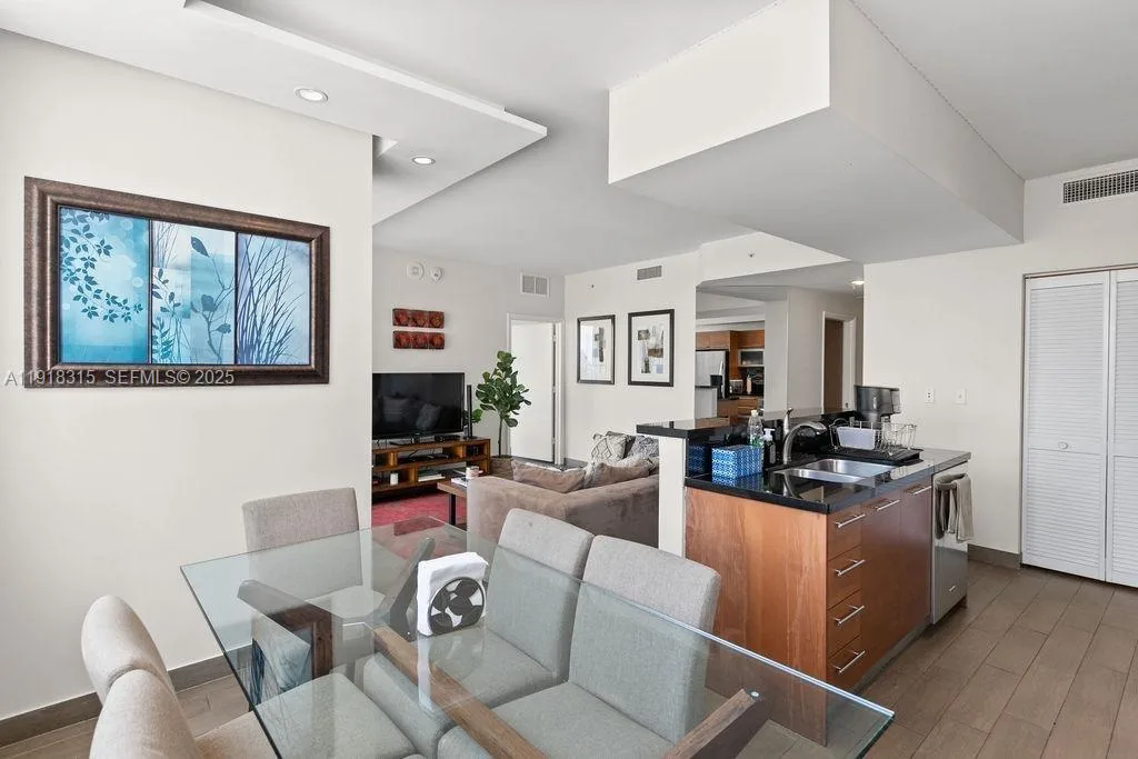 244 Biscayne Blvd # 402, Miami, FL 33132 photo 7