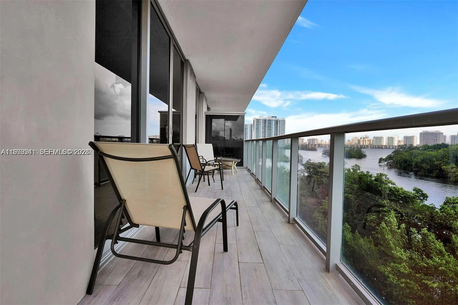 16385 Biscayne Blvd # 421, North Miami Beach, FL 33160 photo 2