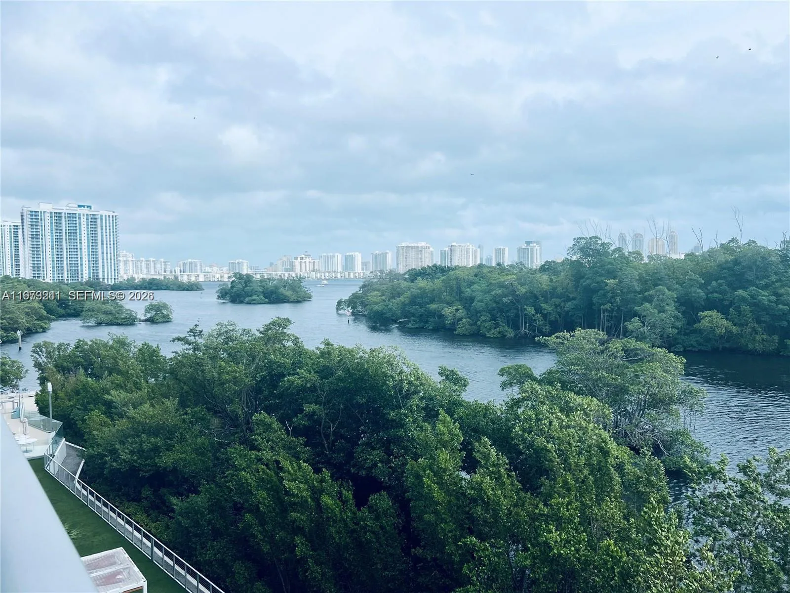 16385 Biscayne Blvd # 421, North Miami Beach, FL 33160 photo 3