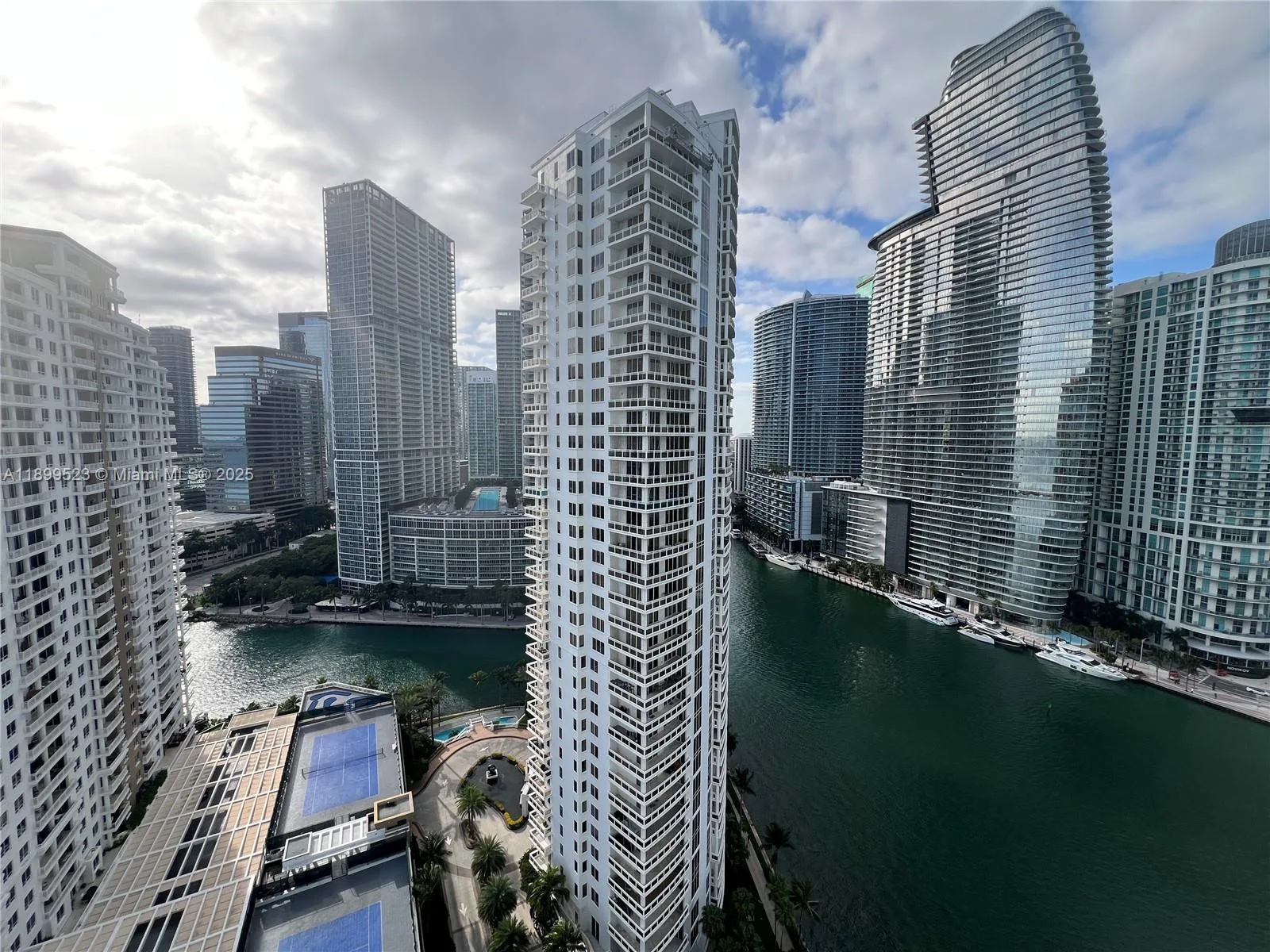900 Brickell Key Blvd # 2205, Miami, FL 33131