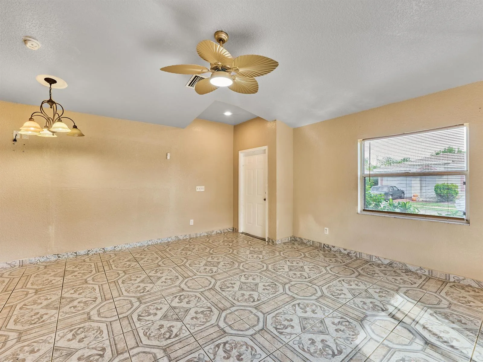 556 E Ridge Cir Circle N, Boynton Beach, FL 33435 photo 11