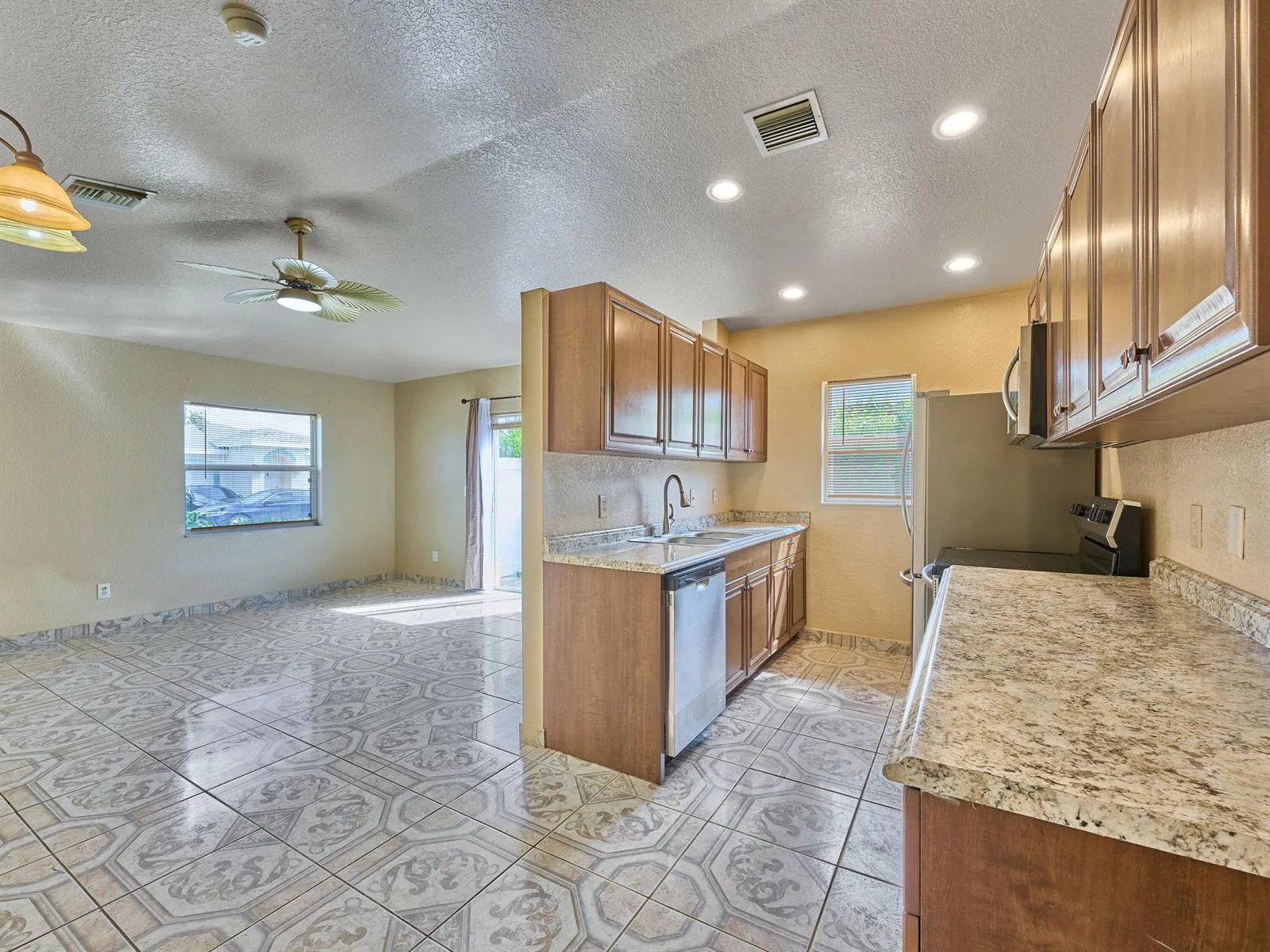 556 E Ridge Cir Circle N, Boynton Beach, FL 33435 photo 13