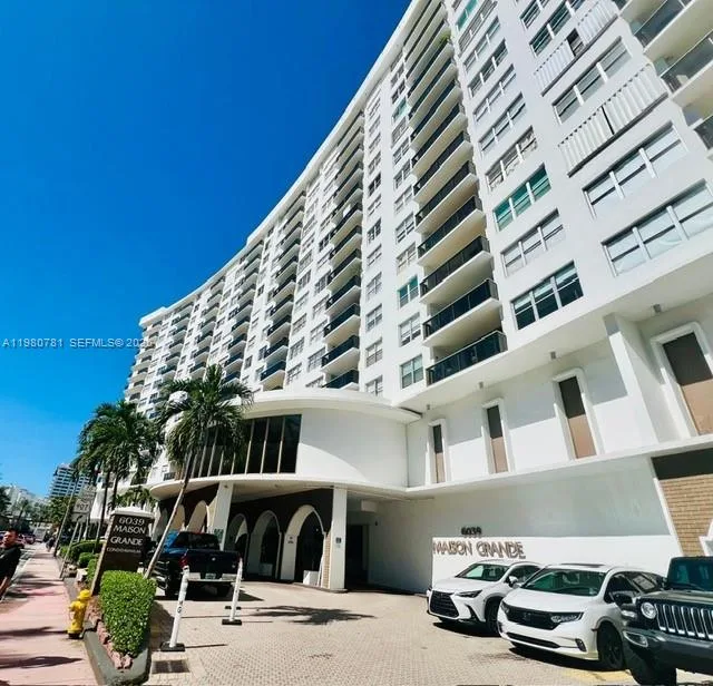 6039 Collins Ave # 1223, Miami Beach, FL 33140