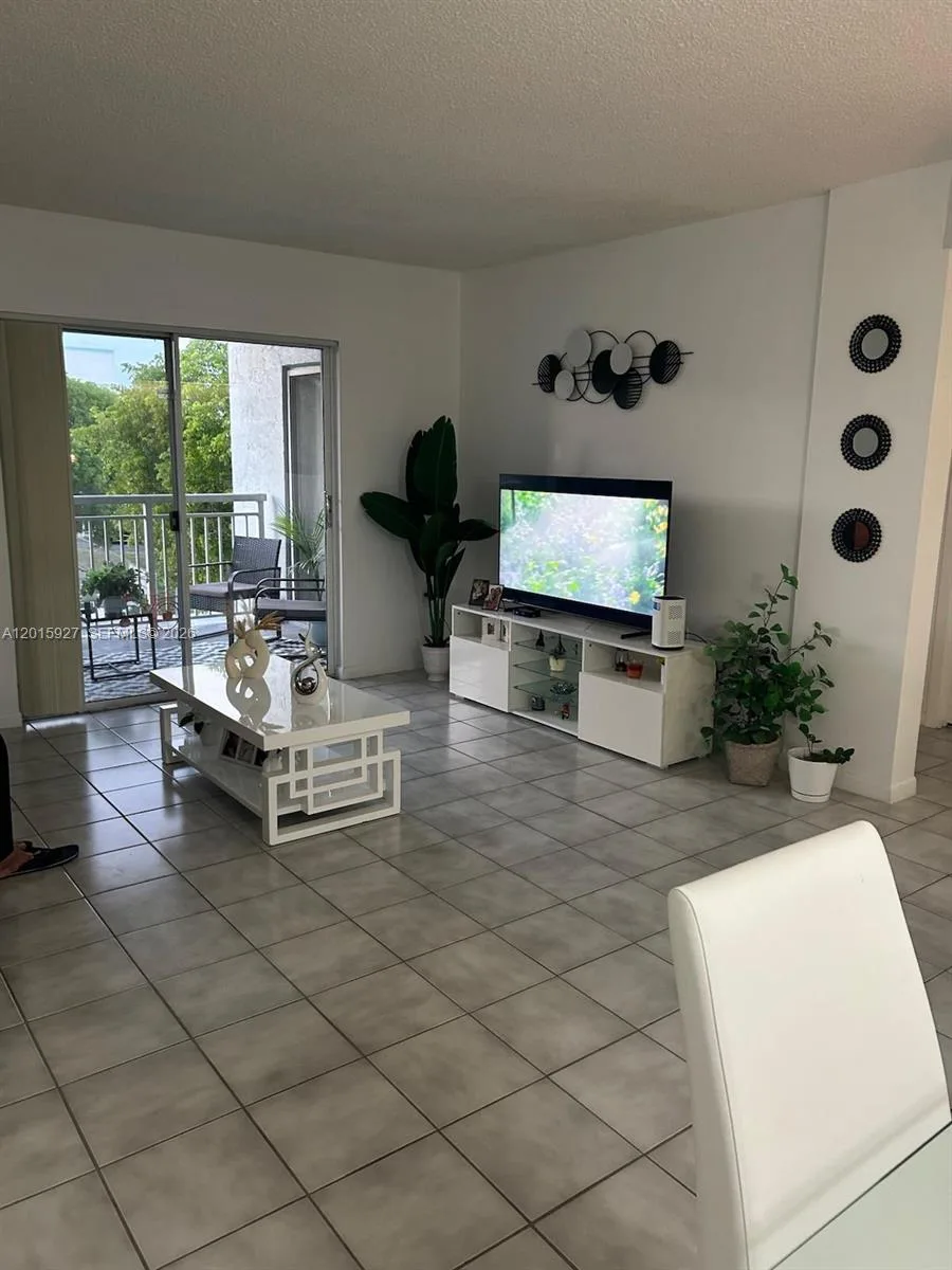 8660 SW 212th St # 306, Cutler Bay, FL 33189