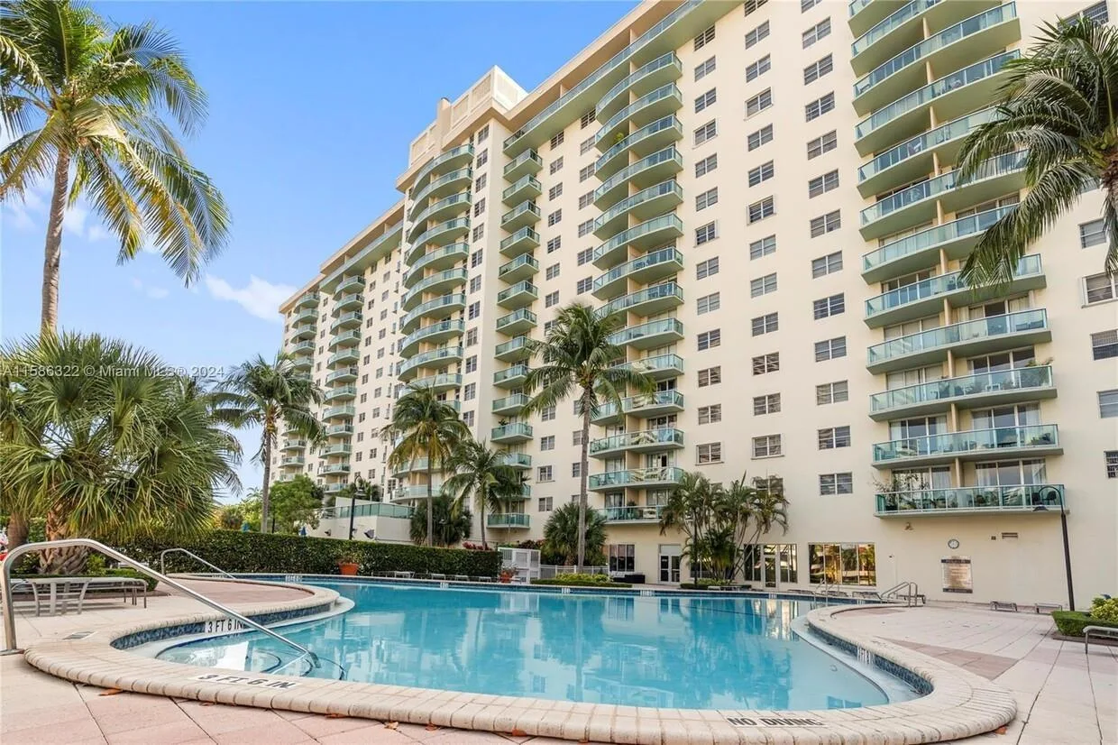 19390 Collins Avenue # 212, Sunny Isles Beach, FL 33160 photo 2