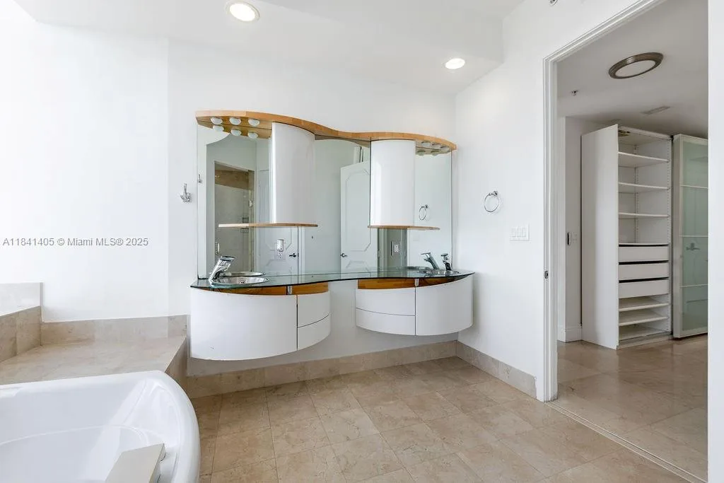 18101 Collins Ave # 4601, Sunny Isles Beach, FL 33160 photo 11