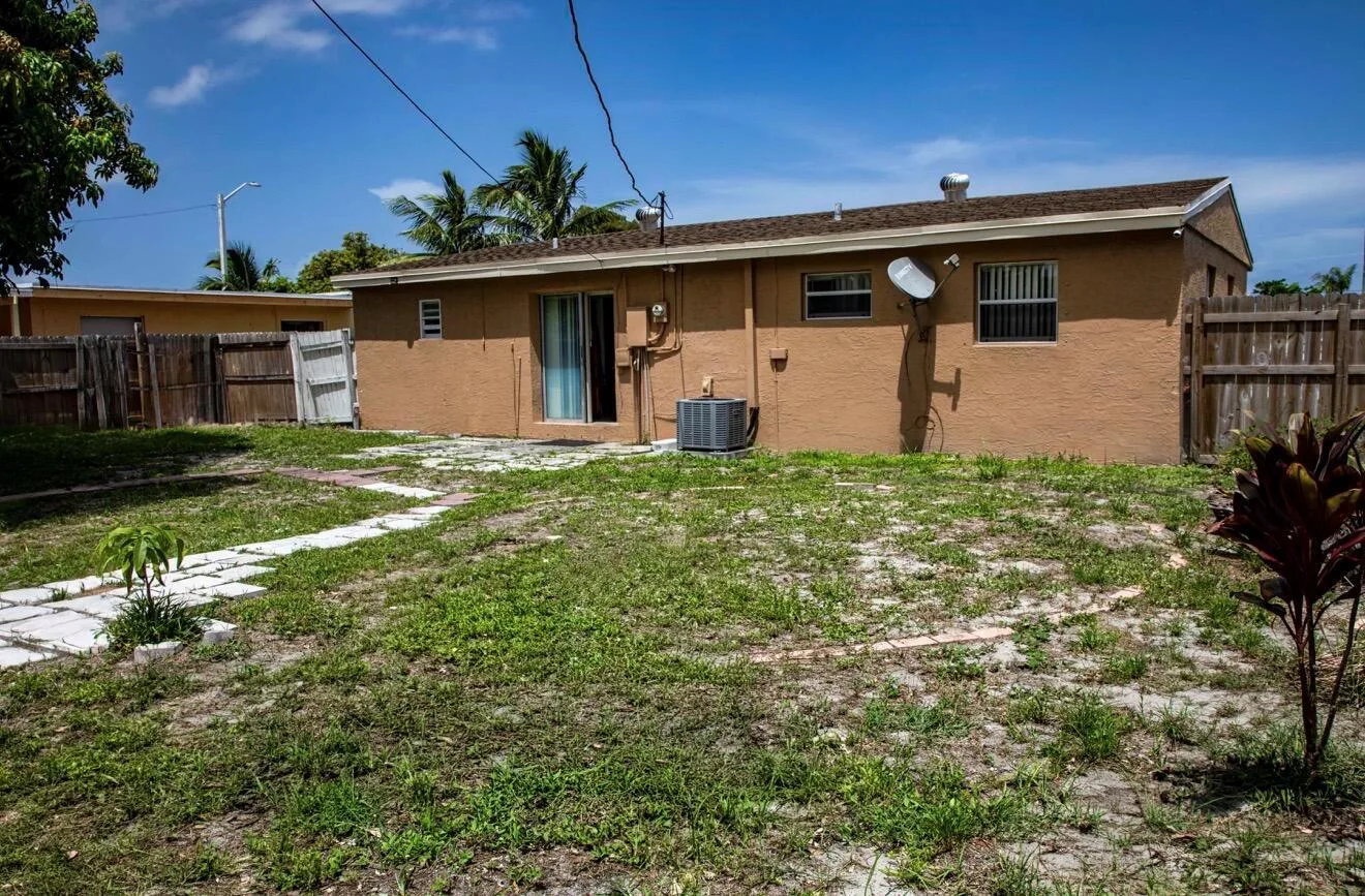 465 Waseca DR Drive, Lake Worth, FL 33462 photo 11