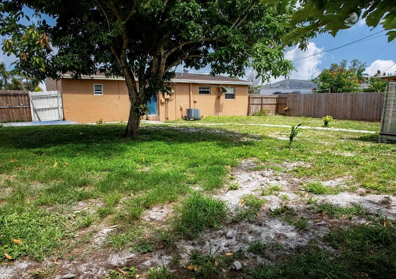 465 Waseca DR Drive, Lake Worth, FL 33462 photo 12