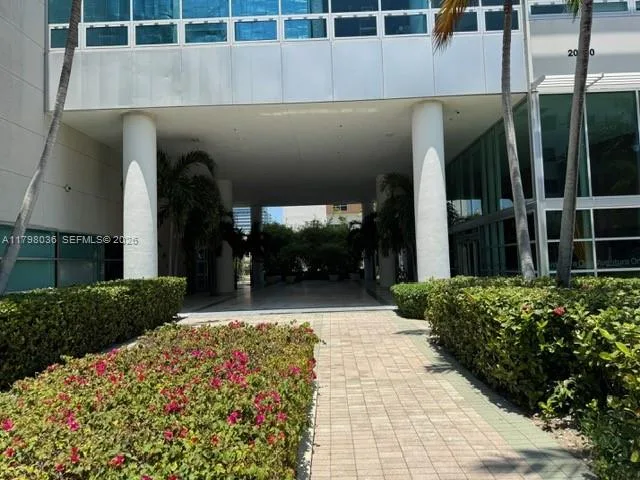 20900 NE 30th Ave # 503 + assigned parking, Aventura, FL 33180 photo 9