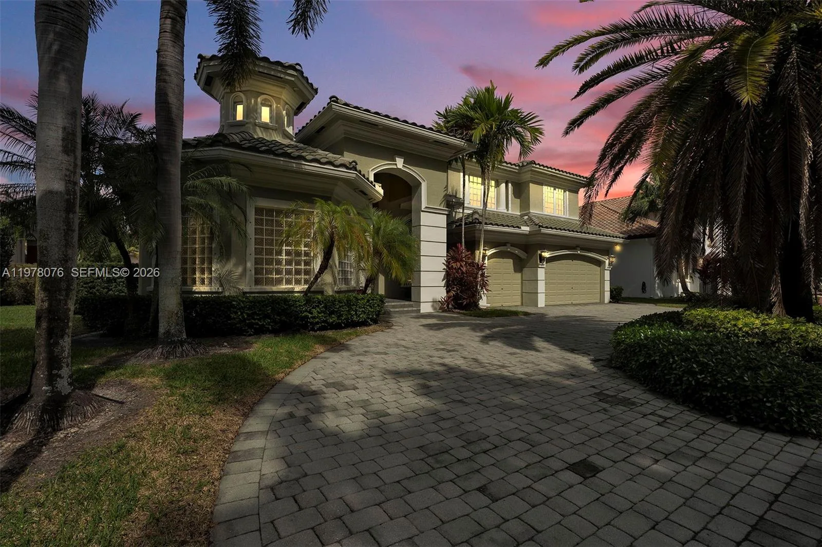 10221 Blue Palm St, Plantation, FL 33324 photo 2