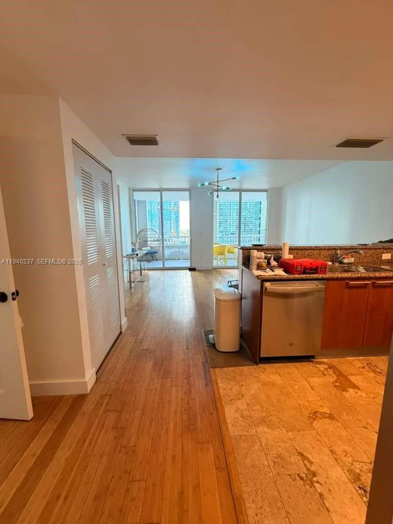 170 SE 14th St # 1807, Miami, FL 33131 photo 3