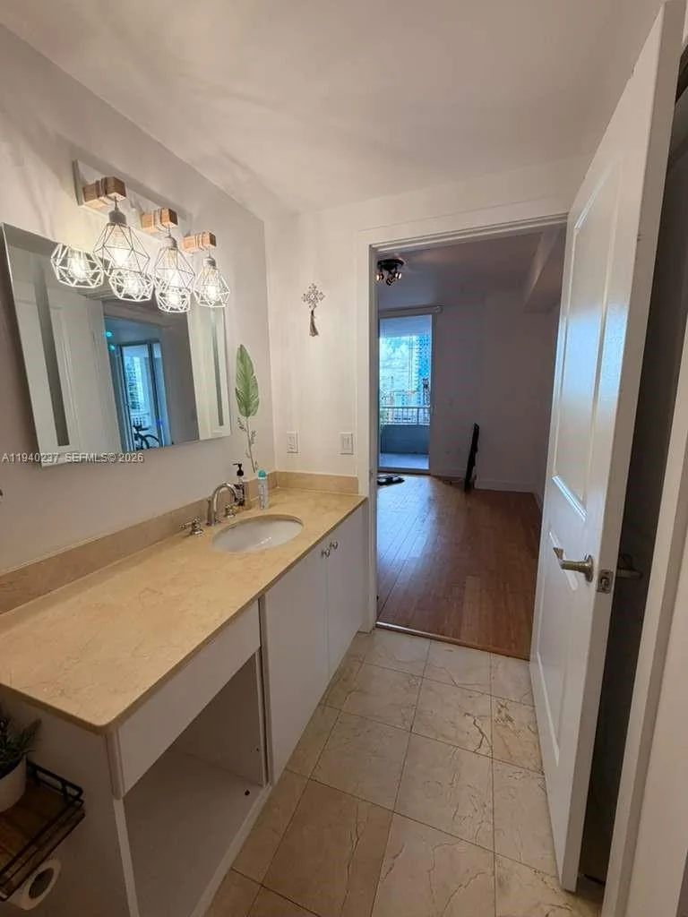 170 SE 14th St # 1807, Miami, FL 33131 photo 9