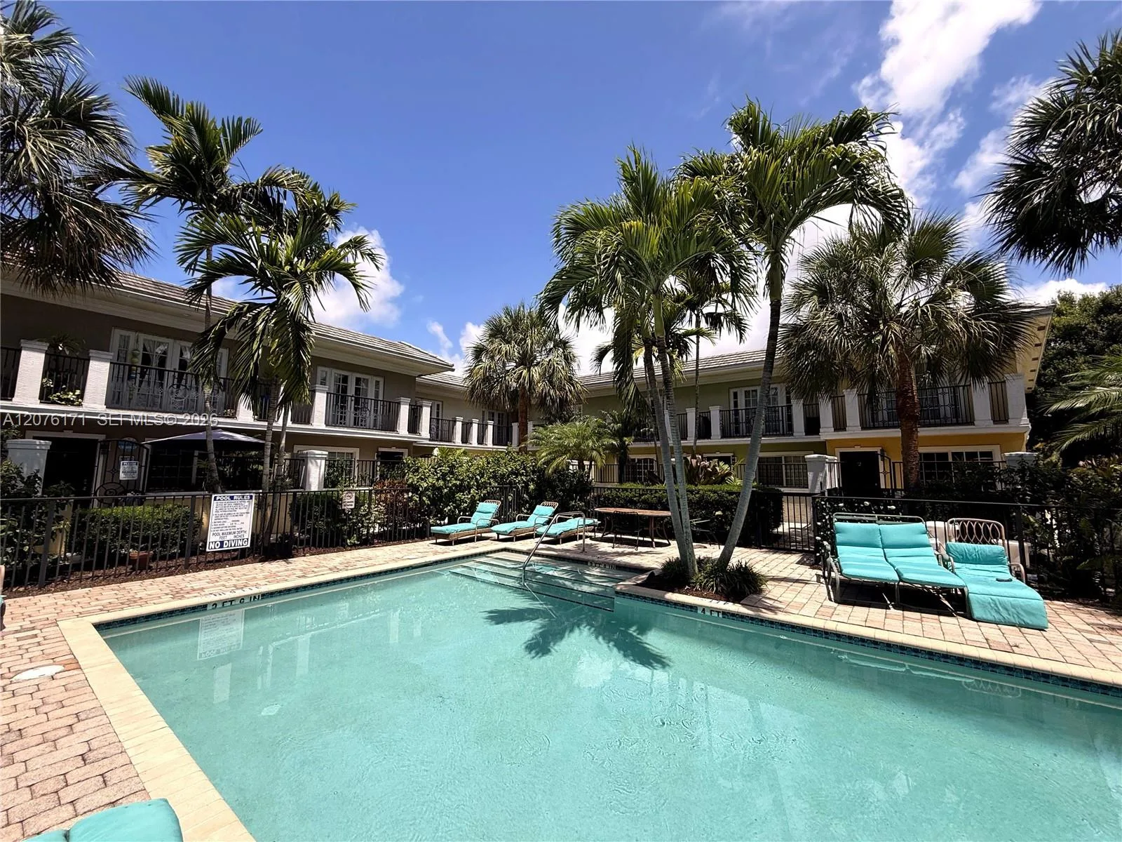 1000 Palm Trl # 8, Delray Beach, FL 33483