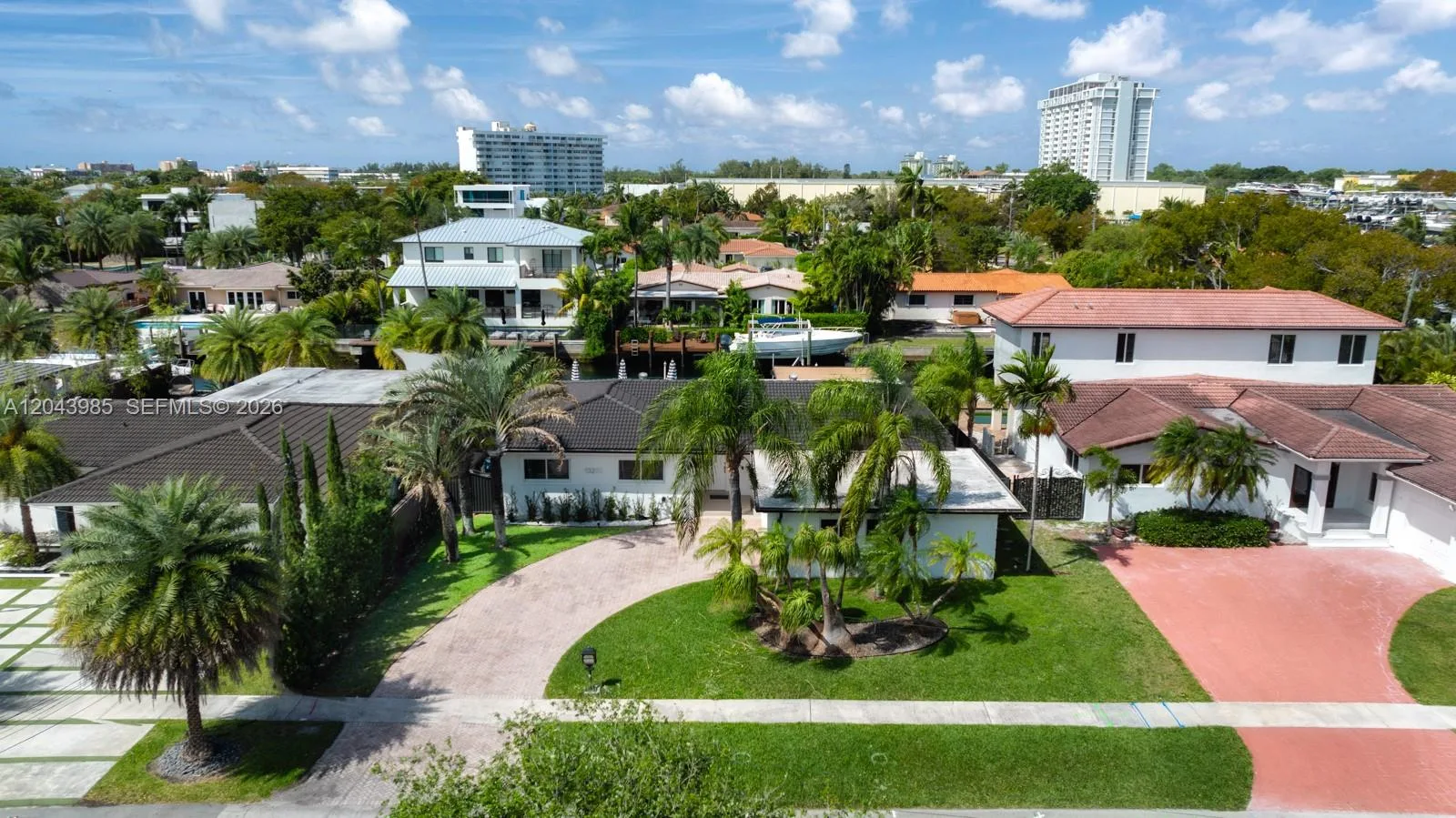 13200 Ortega Ln, North Miami, FL 33181 photo 2