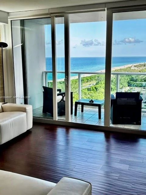 100 Bayview Dr # 2124, Sunny Isles Beach, FL 33160