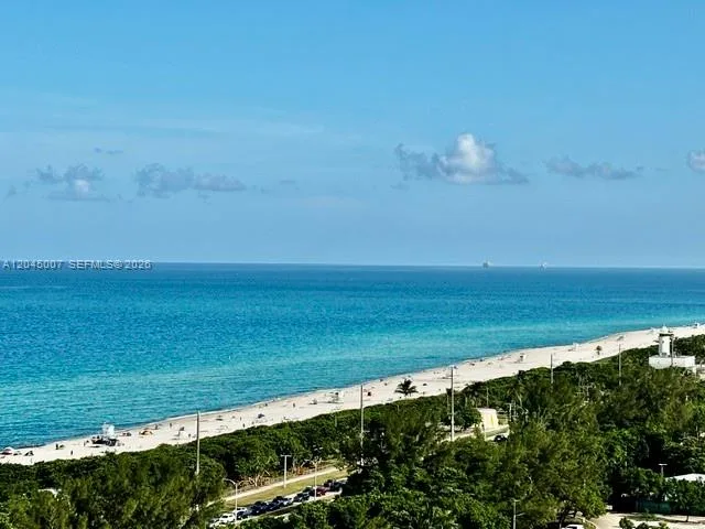 100 Bayview Dr # 2124, Sunny Isles Beach, FL 33160 photo 2