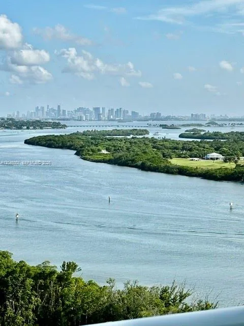 100 Bayview Dr # 2124, Sunny Isles Beach, FL 33160 photo 3
