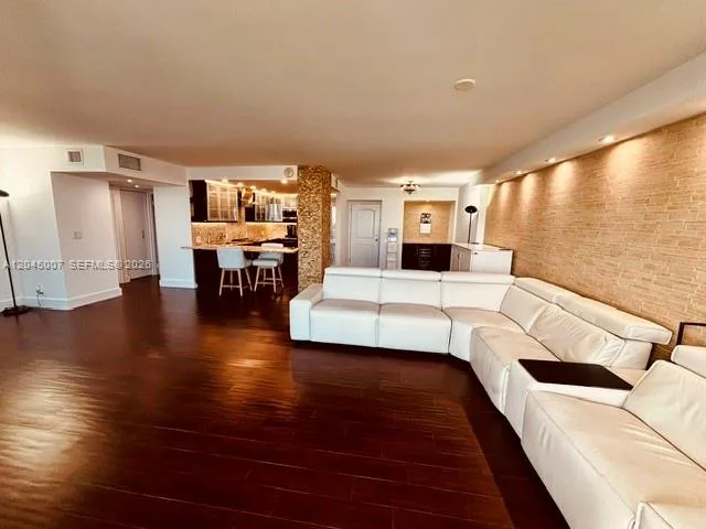 100 Bayview Dr # 2124, Sunny Isles Beach, FL 33160 photo 5