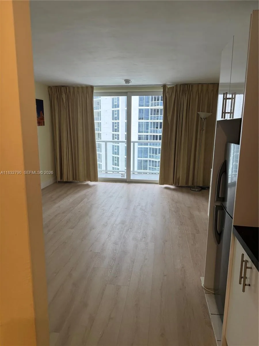 19201 Collins Ave # 717, Sunny Isles Beach, FL 33160 photo 4