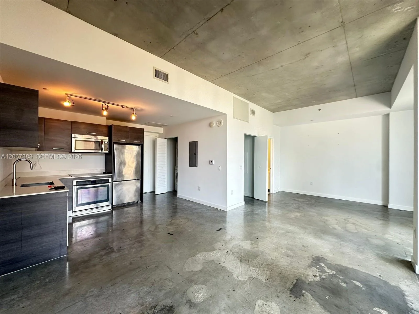 151 SE 1st St # 1505, Miami, FL 33131 photo 3
