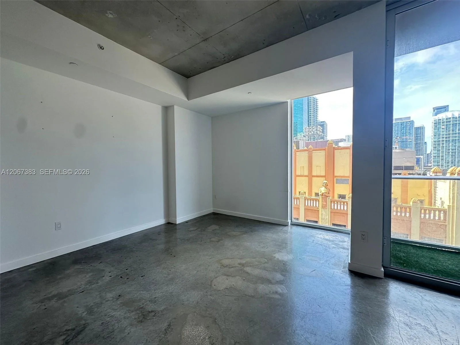 151 SE 1st St # 1505, Miami, FL 33131 photo 9